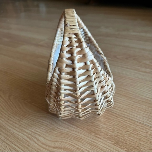 Wicker Hand Woven Crescent Shaped Basket - Picture 7 of 8